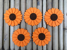 Load image into Gallery viewer, Felt Flowers | Set of 5 | DIY Crafting, Gift Packing and Decoration
